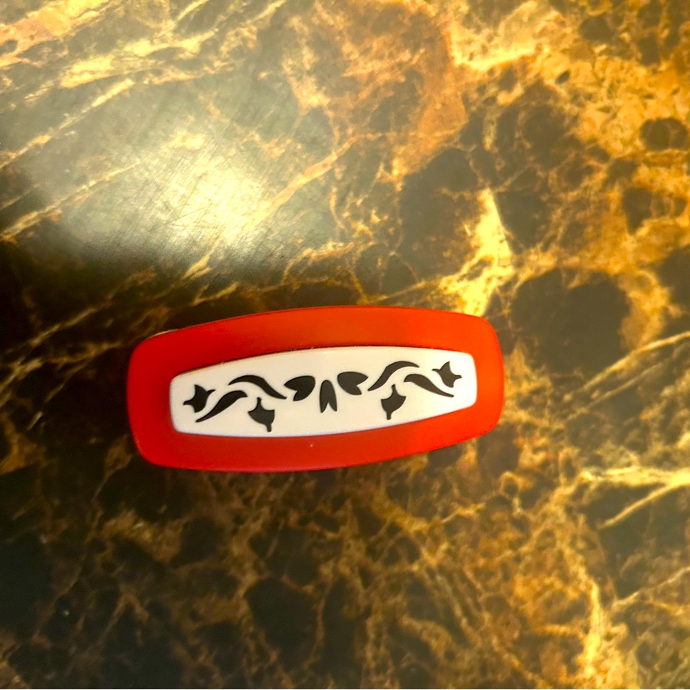 Red decorative hole punch